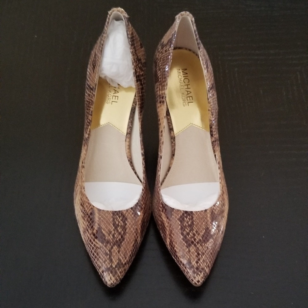 Michael Kors Snakeskin pumps